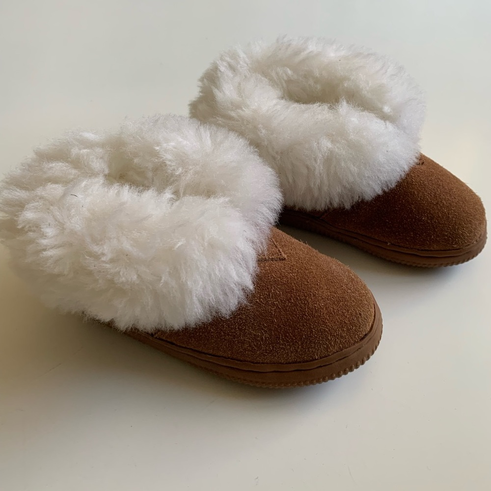 Cloud Nine real shearling toddler wool slippers